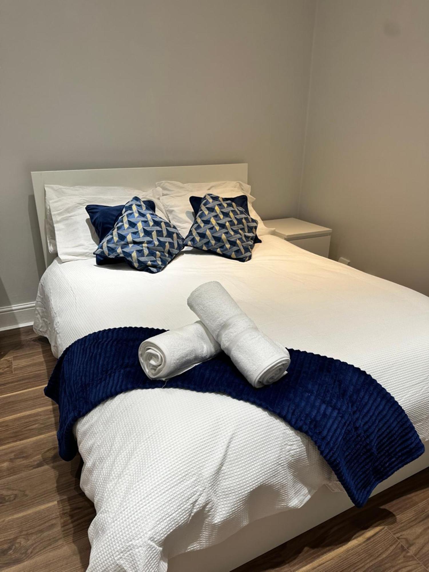 Liverpool Street Blue Bedroom 런던 외부 사진